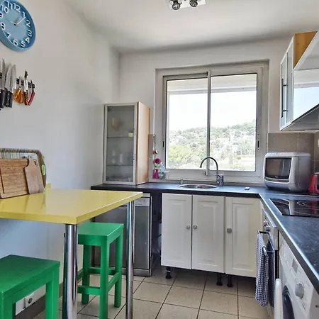 Appartement Grand T2 Avec Magnifique Vue Et Jo *